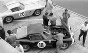 24 HEURES DU MANS YEAR BY YEAR PART ONE 1923-1969 - Page 53 61lm18-F250-GT-SWB-S-Moss-G-hill-4