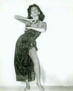 Yvonne-De-Carlo-c57
