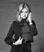 Olivia-Newton-Johnon-mc30