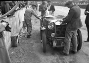 24 HEURES DU MANS YEAR BY YEAR PART ONE 1923-1969 - Page 15 35lm55-MG-Midget-PA-Doreen-Evans-Barbara-Skinner-9