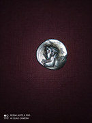 Denario de la gens Caesia. L. CAESI. Dioses lares a derecha. Roma? Sur de Italia? Caesia-anverso