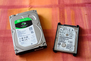 P: 2x interný HDD - 1x 2TB Seagate ,1x 500GB