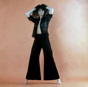 Caroline-Munro-d40