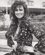 Caroline-Munro-d22