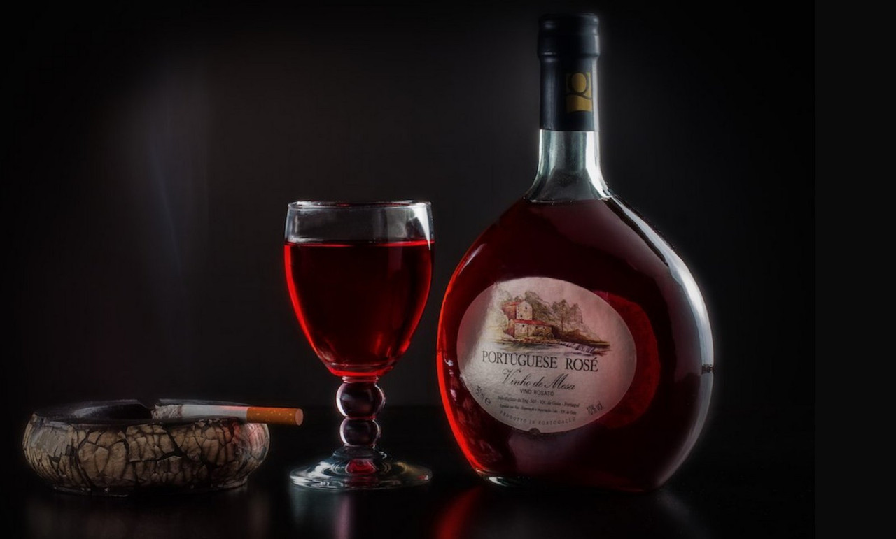 red-wine-tobacco-dis.jpg