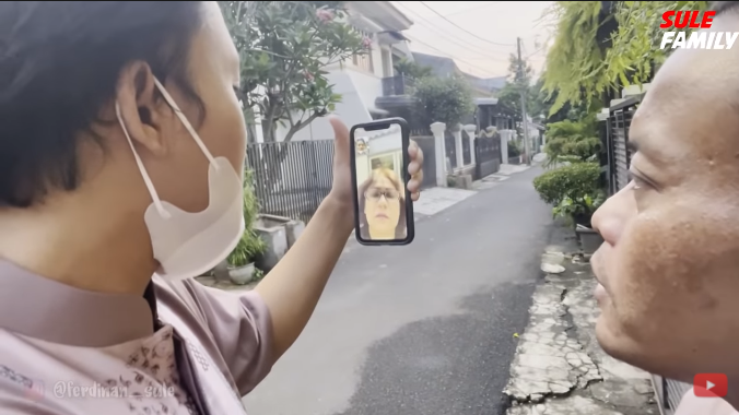 Momen Rizky Febian minta dicarikan pacar kepada oma Gina