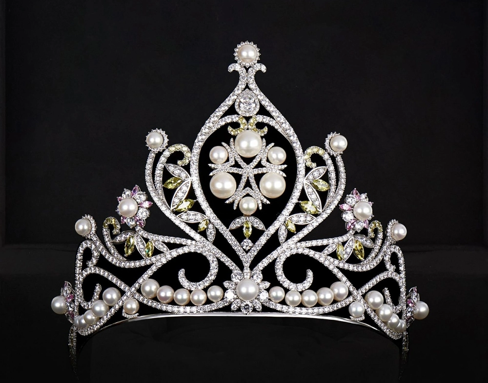 Corona-del-Miss-Earth-Aire-2023.png