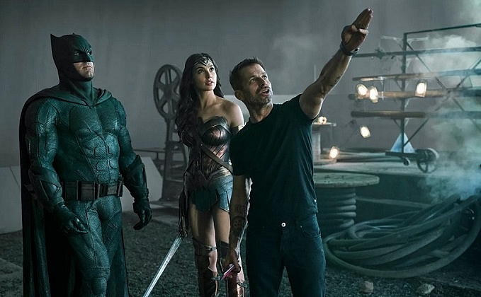 SNYDERVERSE-2-FOTOR.jpg