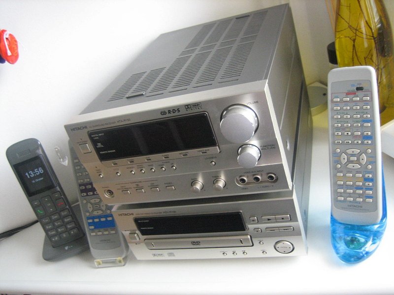 [Bild: HITACHI-Midi-Anlage-006.jpg]