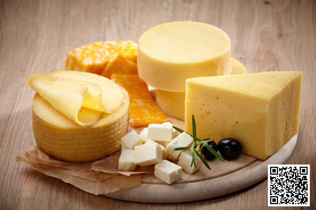 The Environmental Benefits of Buying Cheese from Local Store