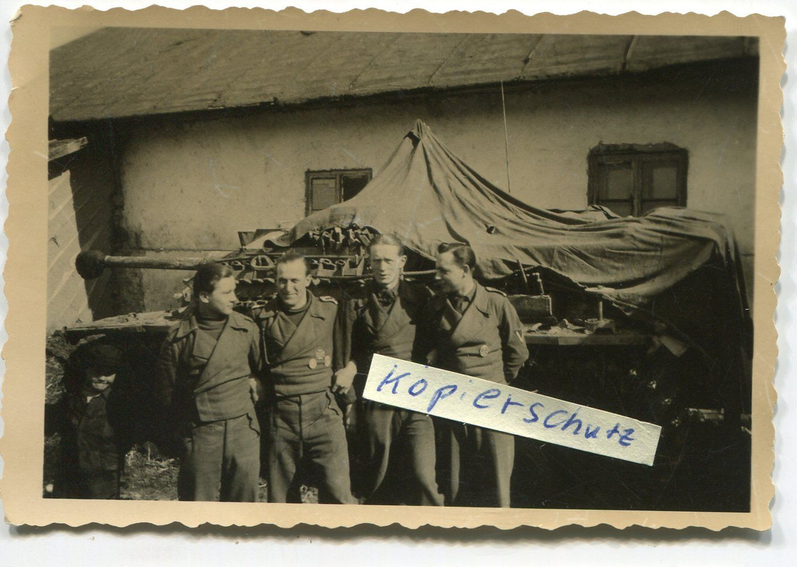 Deut. Panzer Sturmgeschütz der Abt.276 mit Besatzung 1943