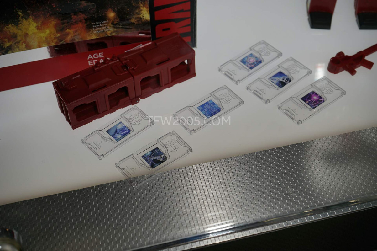 SDCC2015-Hasbro-Case-Transformers-PE-012