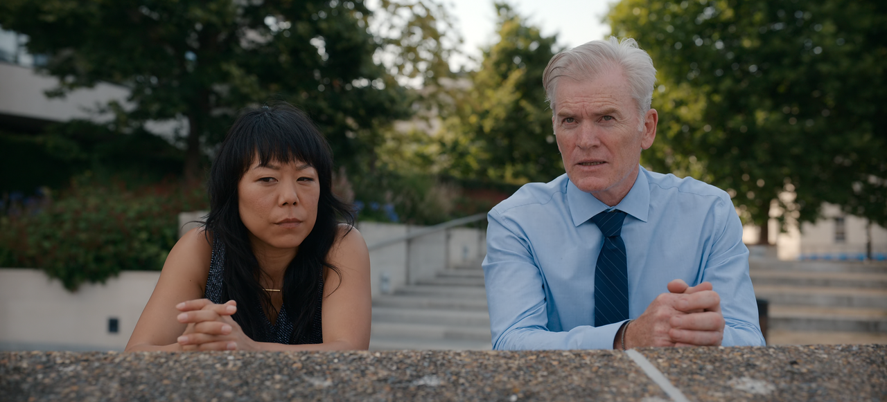 The.Diplomat.S01E06.Some.Lusty.Tornado.2160p.10bit.NF.WEB-DL.DDP5.1.HEVC-Vyndros.mkv_snapshot_30.52_