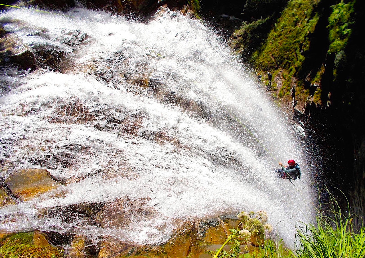 Grande course de canyoning Pyrénées et Espagne formule Envergure