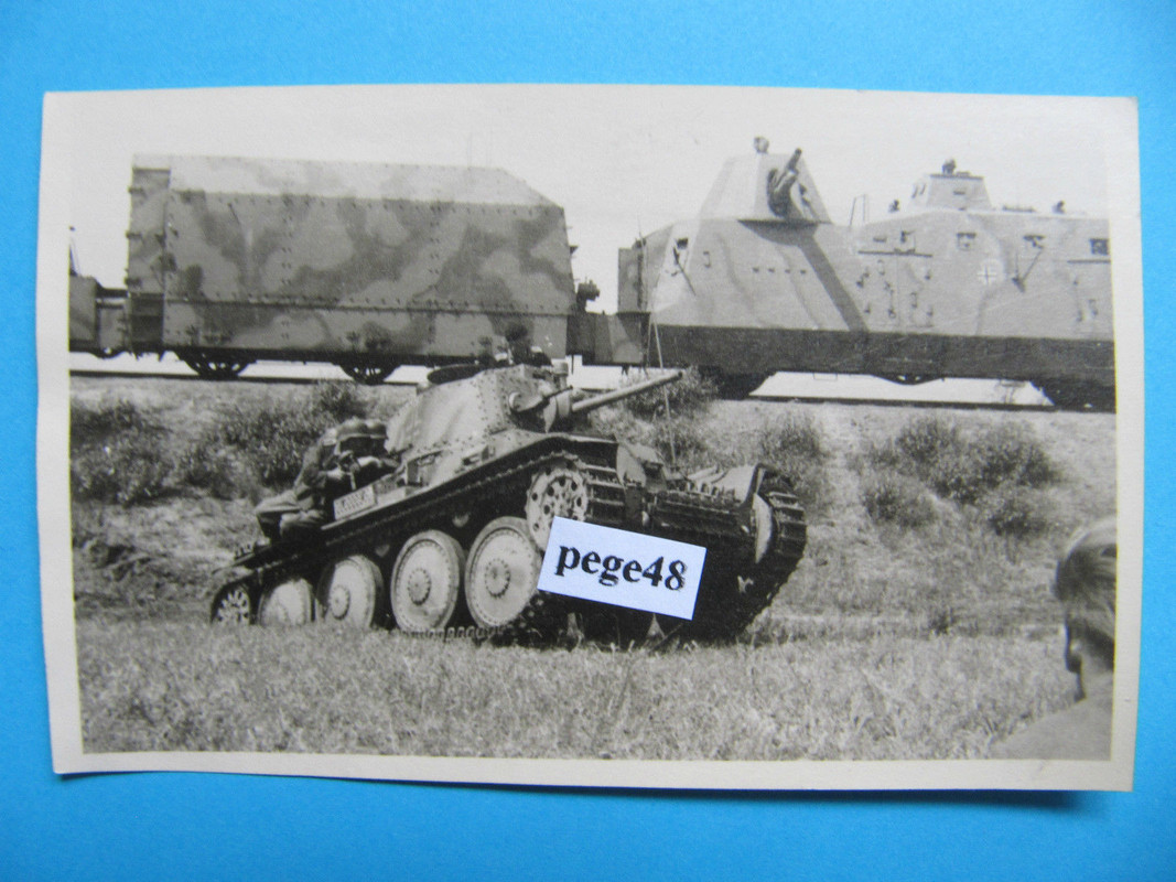 Panzerzug Panzer 38(t) mit Soldaten