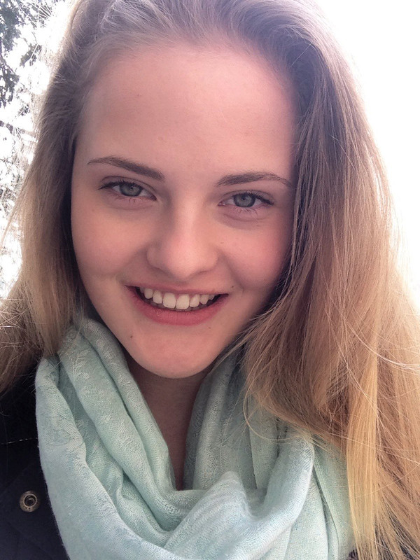 Classify Princess Marie Caroline of Liechtenstein and where does she pass?