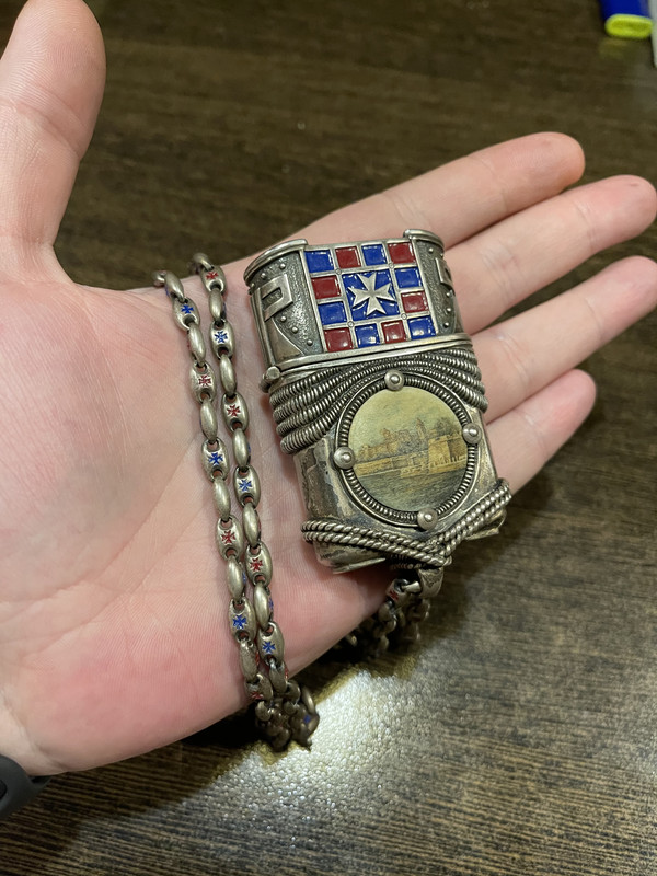 DF5DBA43-F4D6-47FD-9978-C1CFD88A8E81