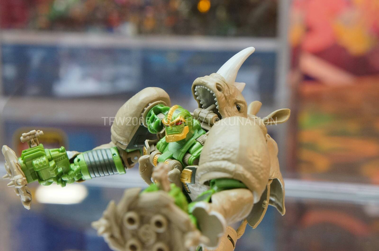 SDCC-2013-Transformers-Generations-033_137411173