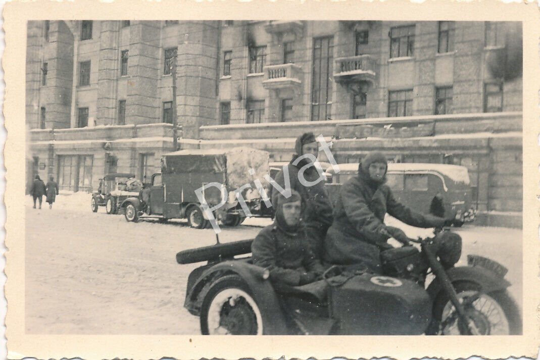 Foto WK II Wehrmacht BMW Motorrad Gespann für Rotes Kreuz Sanitäter K1.30