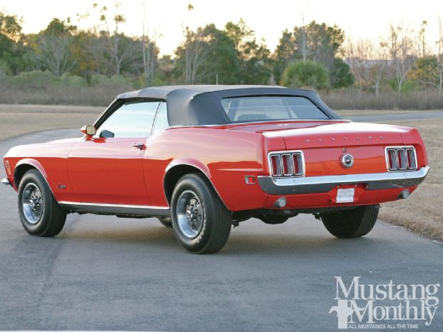 mump_1205_04_cj_002_1970_ford_mustang_best_of_all_worlds_