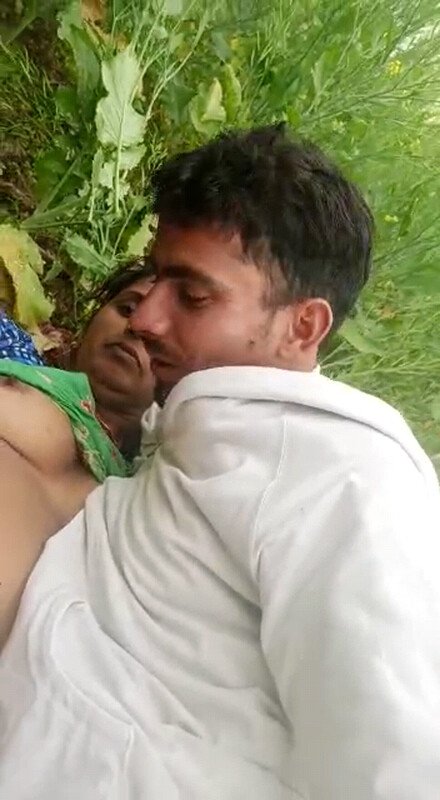 Hottest Village Lover Fucking In Crop Field Videos+Shot 2 SHOT-1.jpg