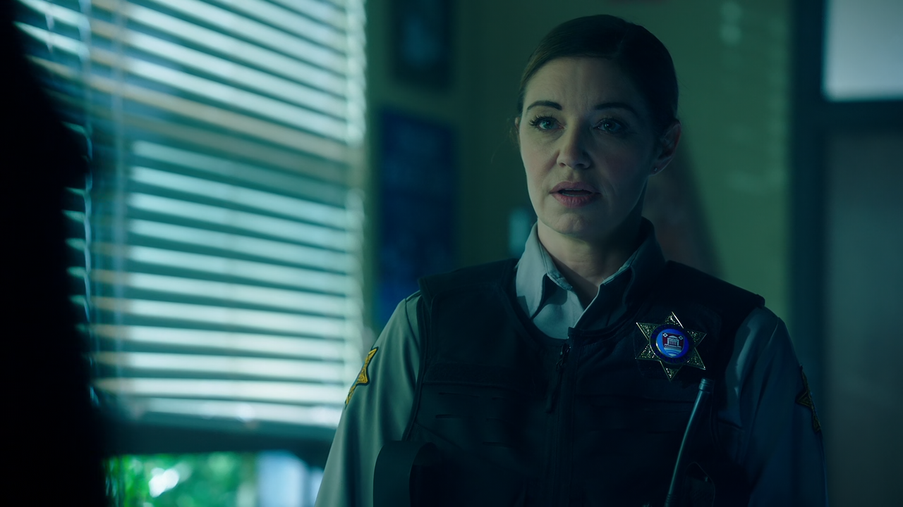 Legacies.S03E04.Hold.on.Tight.1080p.10bit.AMZN.WEB-DL.DDP5.1.HEVC-Vyndros.mkv_snapshot_26.44_[2021.0