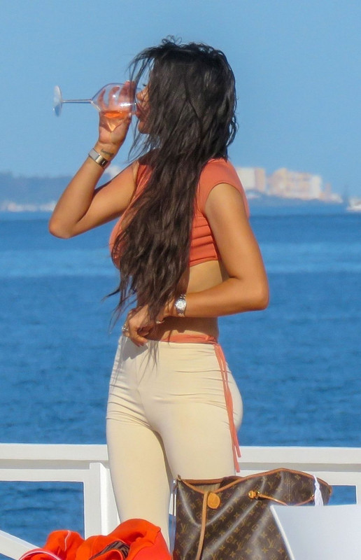 Chloe-Khan-upskirtSTARS.com-1024x683 (36)