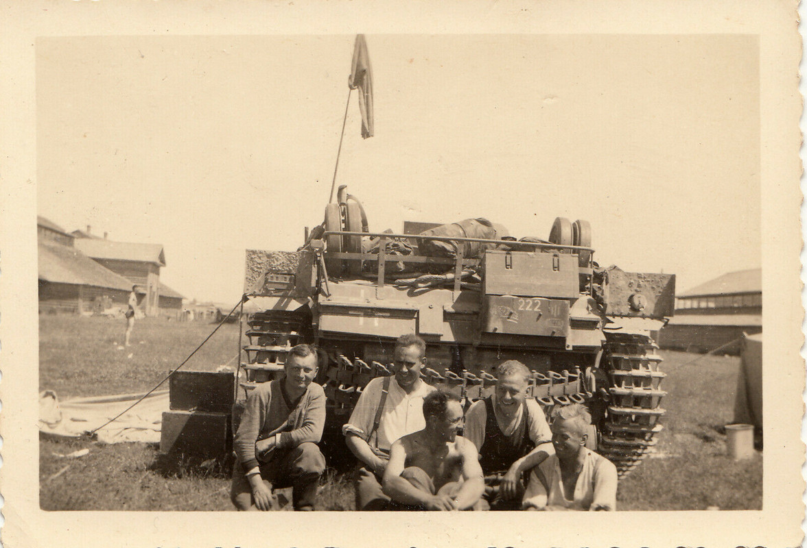 Wehrmacht Rußland deutscher Panzer Sturmgeschütz III mit Nummer 