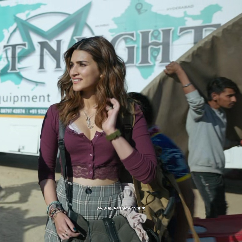 sexy-kriti-sanon-in-bachchhan-paandey