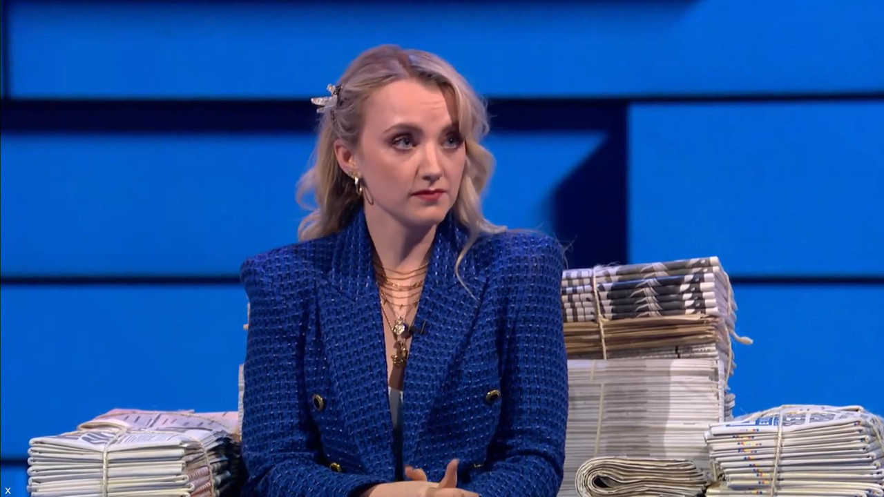 Evanna Lynch 041121.mp4_snapshot_00.32_[2021.11.04_23.51.55]