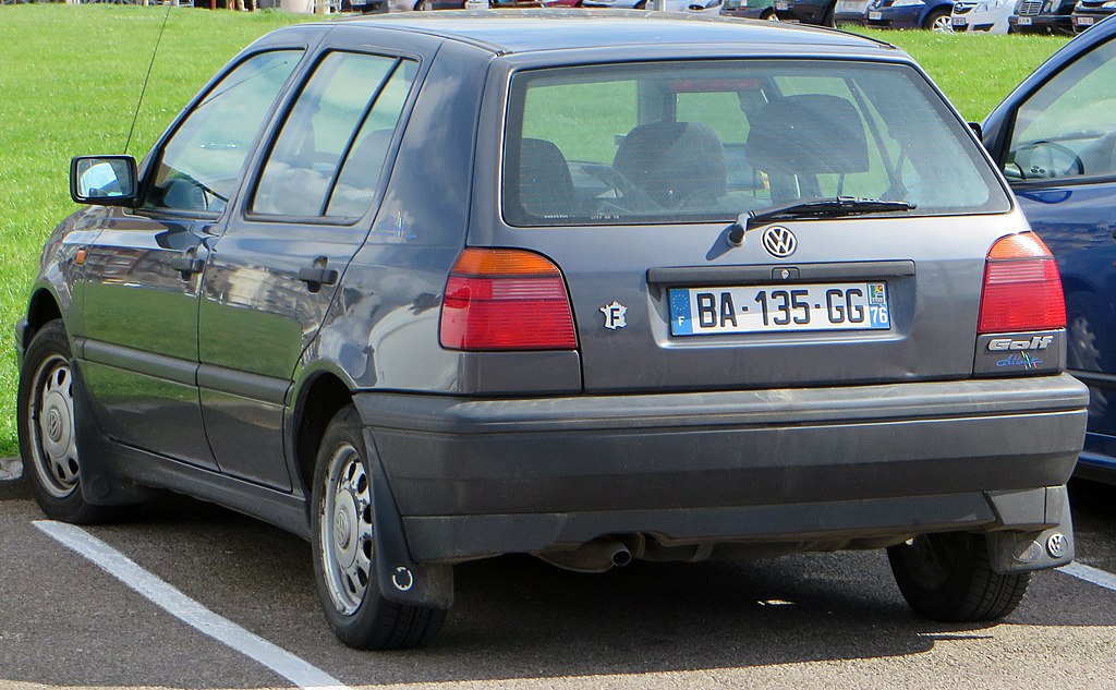1024px-1993_Volkswagen_Golf_III_Atlanta,_Dieppe,_Seine-Maritime_-_France_(17213127143)_(cropped)
