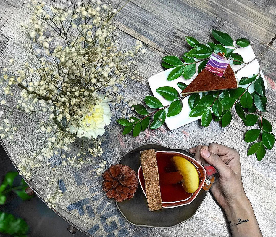 Mê mẩn 8 QUÁN CAFE DECOR GIÁNG SINH siêu lộng lẫy ở Hà Nội cho các tín đồ sống ảo - ảnh 25 me man 8 quan cafe decor giang sinh sieu long lay o ha noi cho cac tin do song ao - anh 25