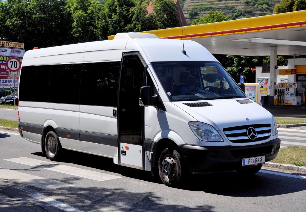 Спринтер хабаровск. Мерседес Бенц Спринтер 518. Sprinter 518 CDI. Мерседес Спринтер пассажирский 2022. Mercedes-Benz Sprinter автобус.