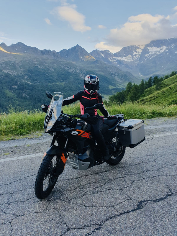 79312696-F1D1-4CA4-8264-DAEFE9950BC3