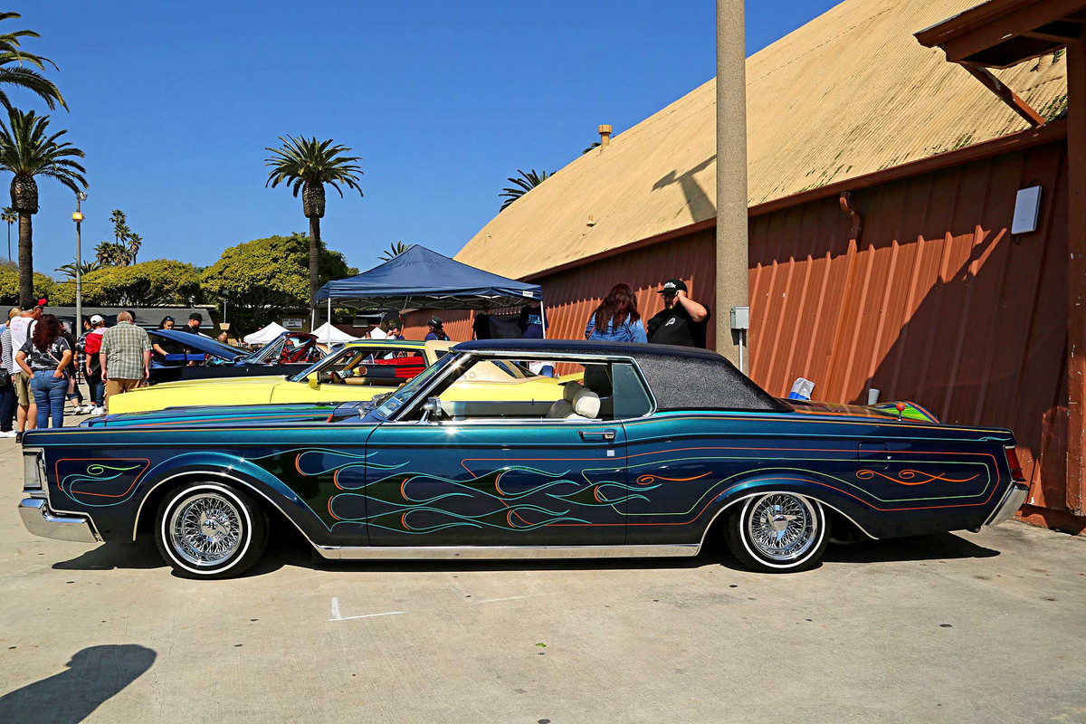 1969-Lincoln-Mark-III-Driver-Side-Profil