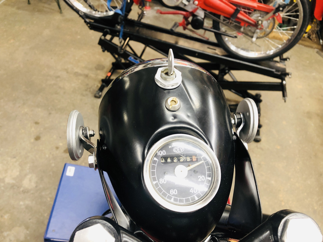 1F7B38CD-9CB3-437D-8877-37194F849A48