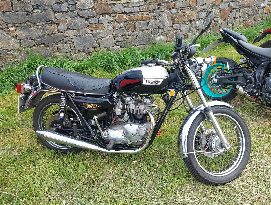 A few pics from the 2024 Pre-TT Classic races this avvie