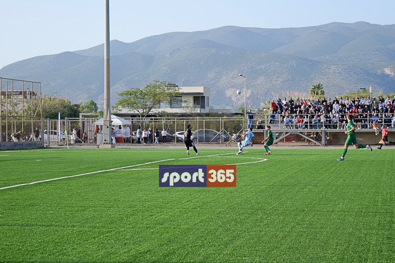 , &Tau;&omicron; &phi;&omega;&tau;&omicron;&rho;&epsilon;&pi;&omicron;&rho;&tau;ά&zeta; &tau;&omicron;&upsilon; &tau;&epsilon;&lambda;&iota;&kappa;&omicron;ύ &Epsilon;&rho;ά&nu;&eta;-&Pi;&alpha;&nu;&theta;&omicron;&upsilon;&rho;&iota;&alpha;&kappa;ό&sigmaf; (&phi;&omega;&tau;&omicron;)