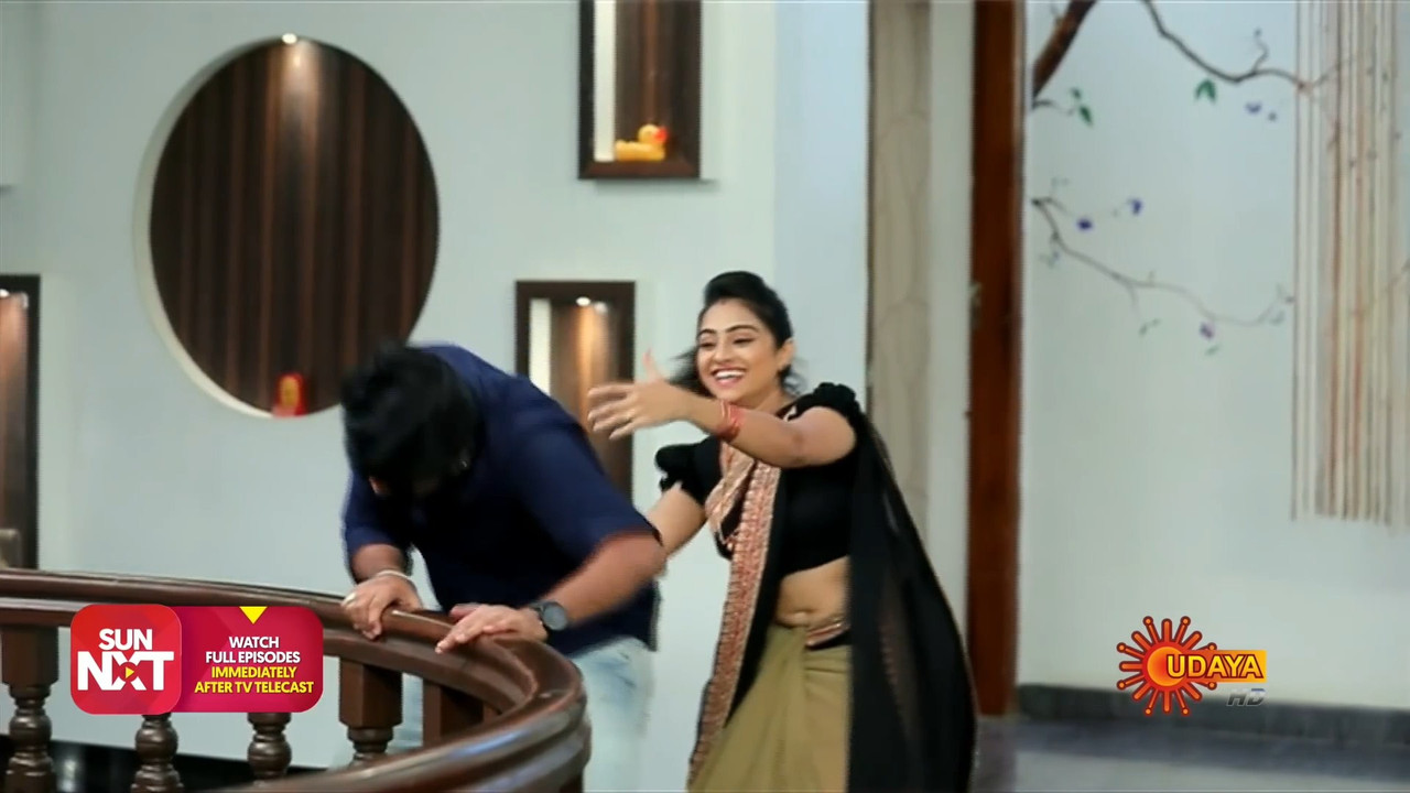 Dhanya Deepika Hot navel Slips ,Tummy with belly chain and round ass in saree.mp4_snapshot_02.18.103