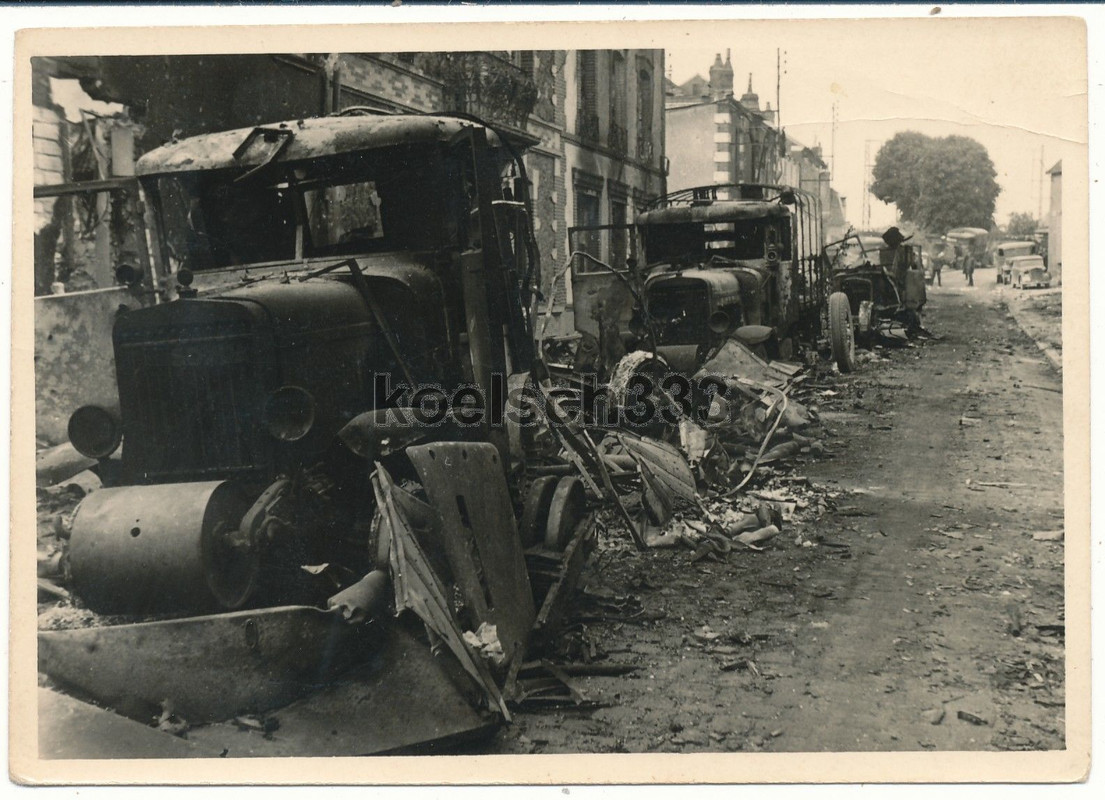 Foto St. Florentin französische SOMUA Panzer Hal