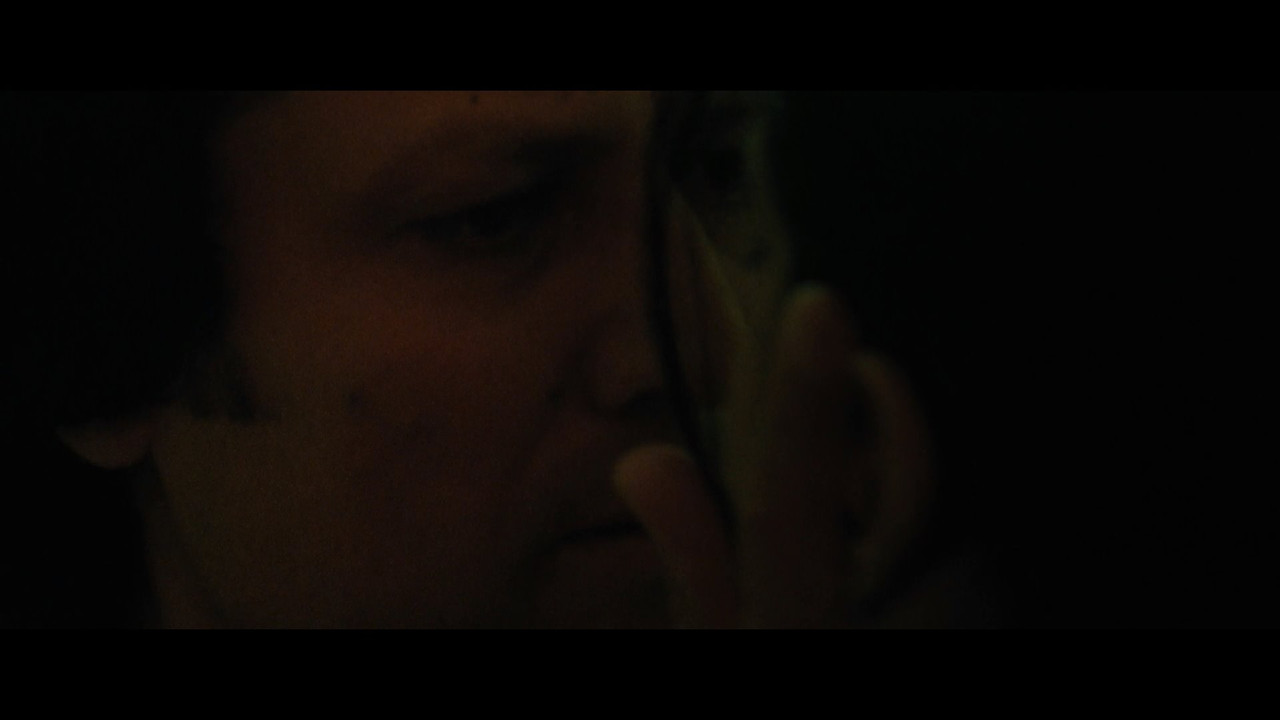 Miss.Lovely.2012.1080p.NF.mkv_snapshot_06.25_[2021.07.14_11.03.33]