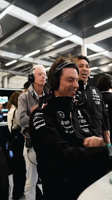Mercedes-AMGF1-1810031453339820078.gif