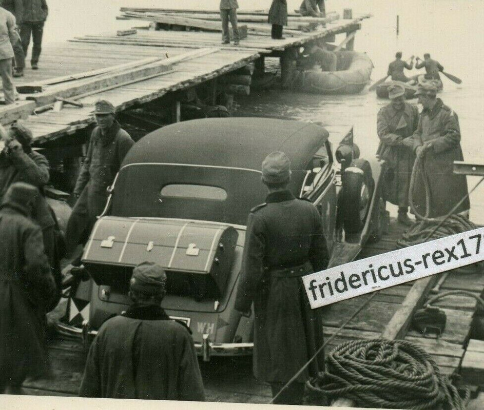 Foto 1 Gebirgsjäger Truppe beim luxuriöser Pkw Kübel Mercedes Benz Kennung