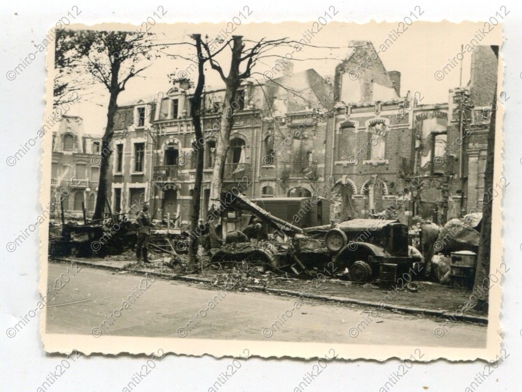 Foto, Wehrmacht, zerstörte feindliche LKW, PKW, 