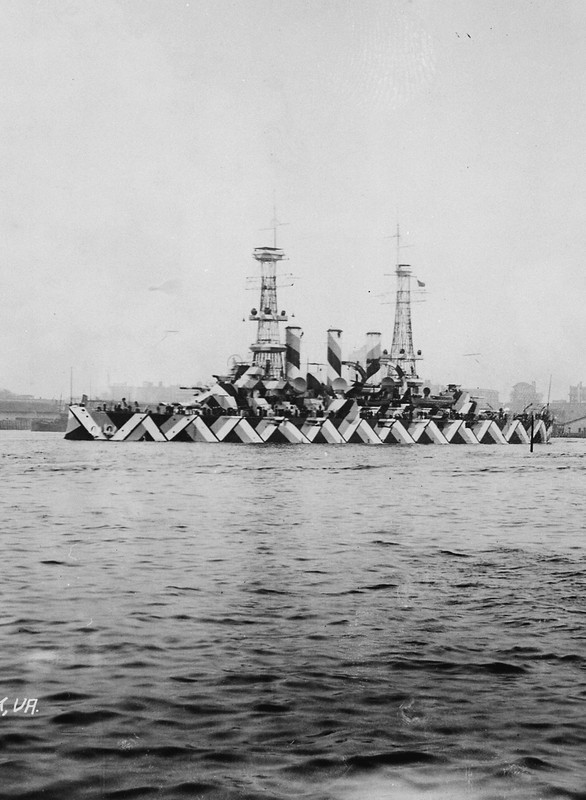 Commemoration Dazzle camouflage L-USS-Nebraska-BB-14-camoufl-dans-des-motifs-blouissants-avril-1918