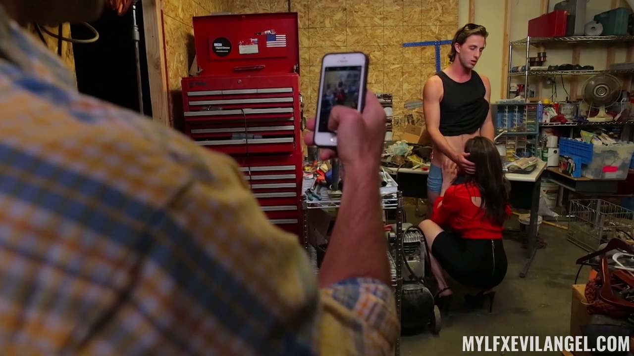 vlcsnap-2022-08-05-19h23m00s138