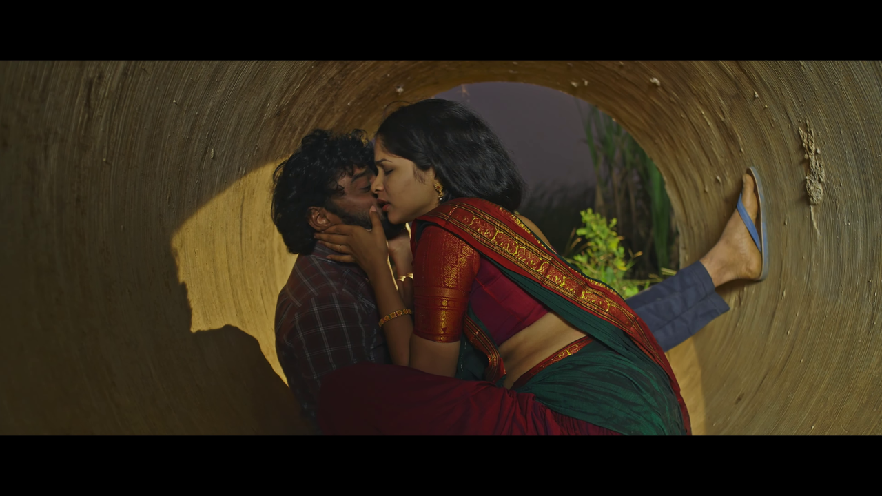 [Image: vlcsnap-2025-10-03-22h00m28s123.png]