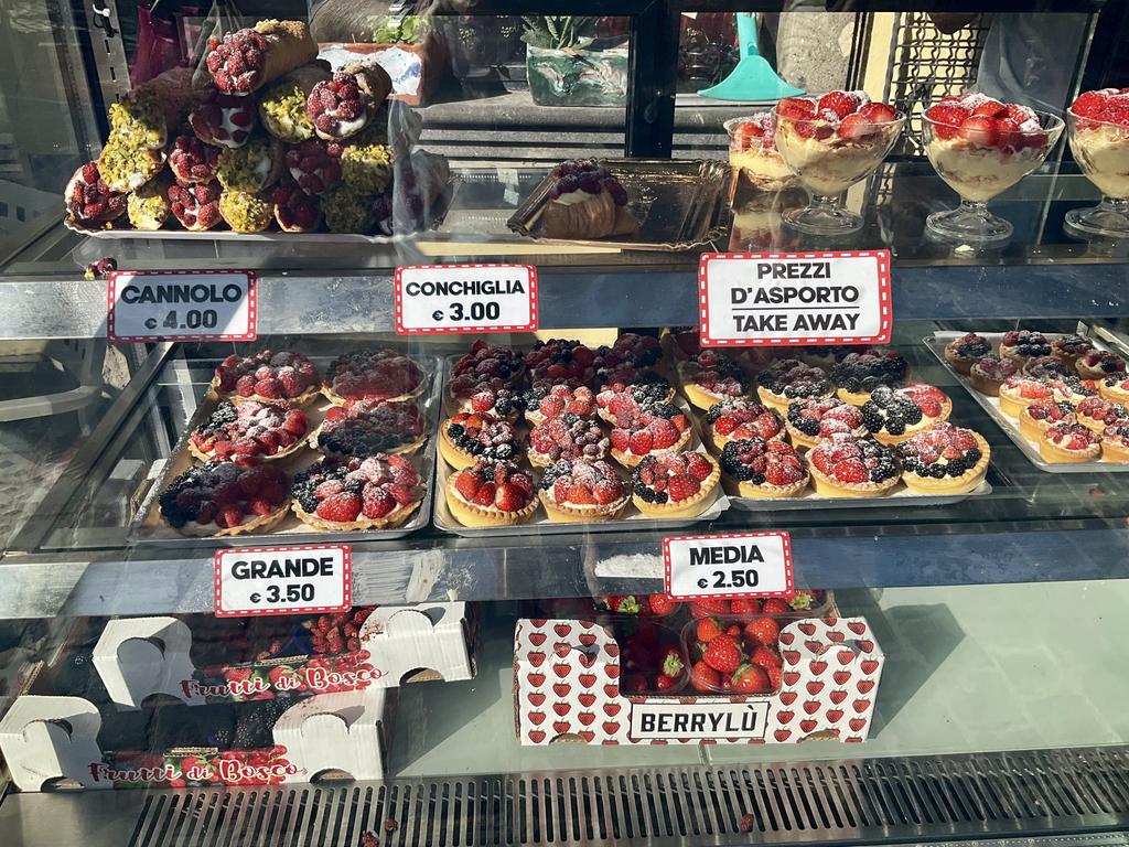 Жаркий сентябрь на побережье Тирренского моря. Жаркий сентябрь на побережье Тирренского моря.