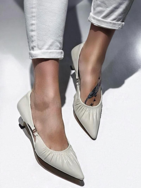 3 Взуття з гострим носом