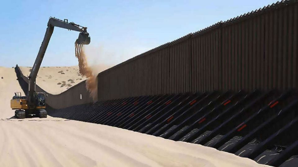 Gobierno de EU retoma obras del muro fronterizo entre Arizona y Sonora por